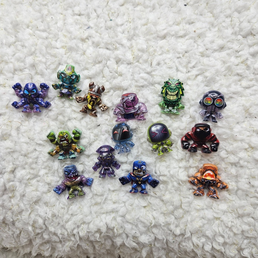 Spin Master Million Warriors Mini Figures Lot including 1 Rare Metal Figure